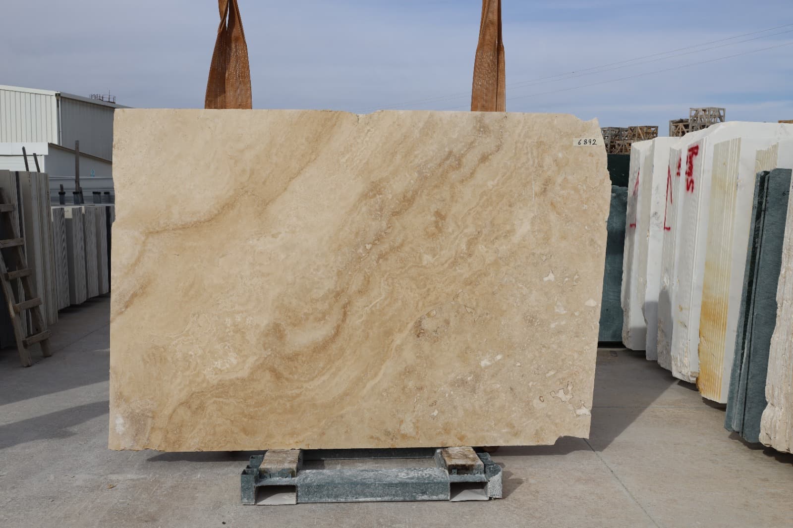 WHITE TRAVERTINE CC